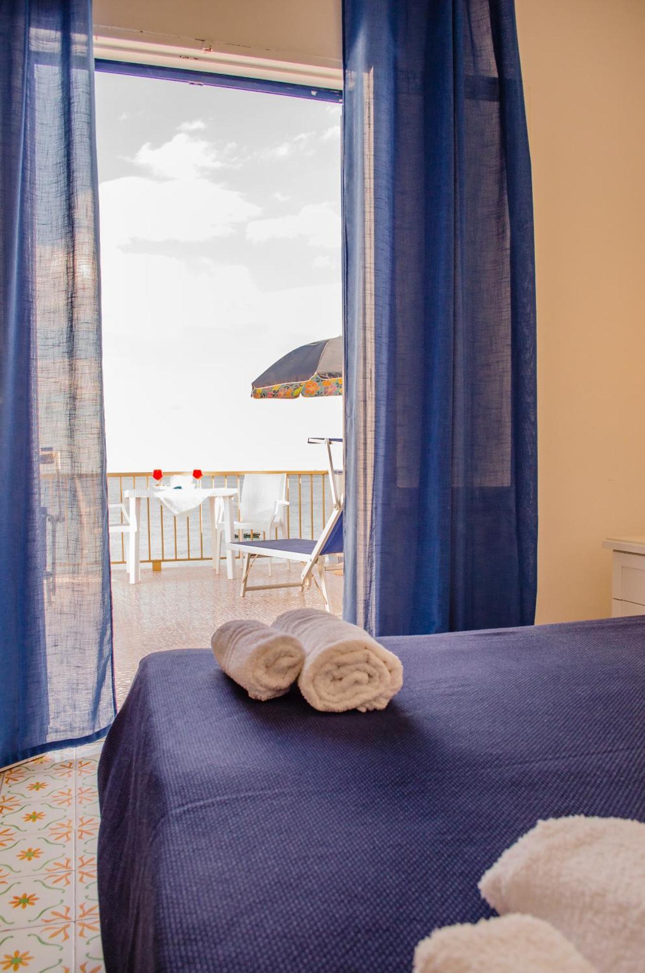 Hotel Regina Del Mare Barano dʼIschia