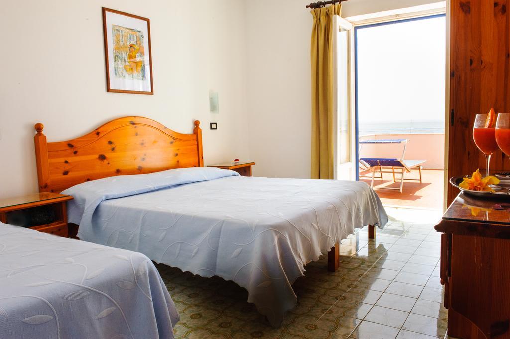 Hotel Regina Del Mare Barano dʼIschia